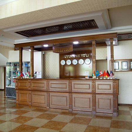 Buyuk Ipak Yo'Li Hotel Namangan 外观 照片