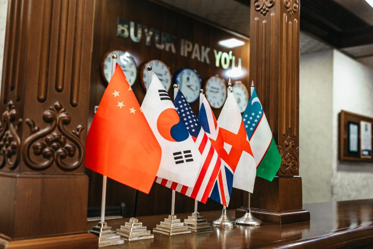Buyuk Ipak Yo'Li Hotel Namangan 外观 照片