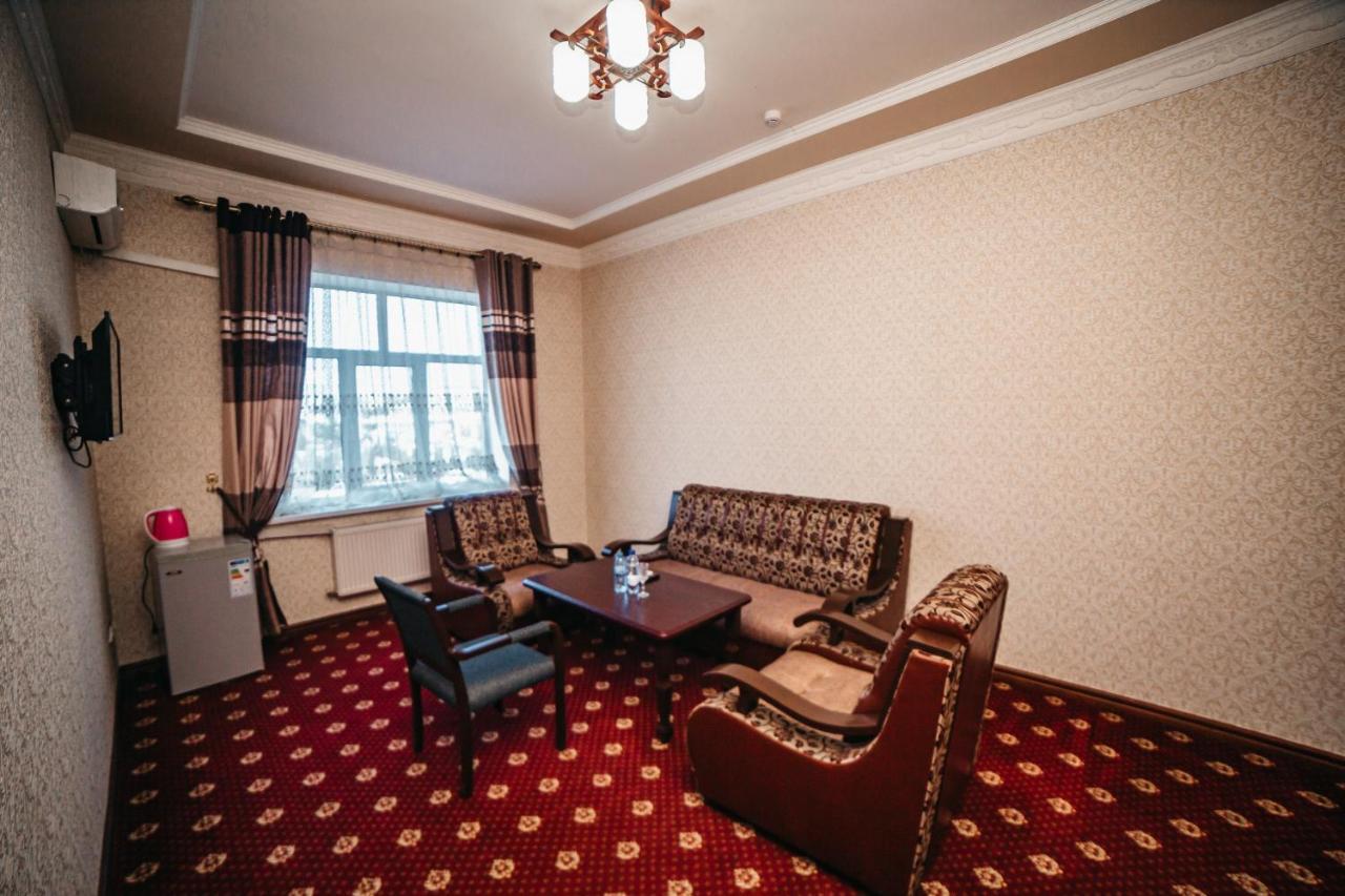Buyuk Ipak Yo'Li Hotel Namangan 外观 照片