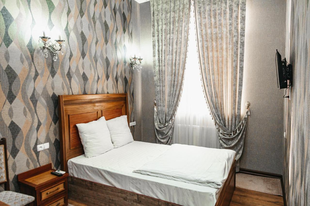 Buyuk Ipak Yo'Li Hotel Namangan 外观 照片