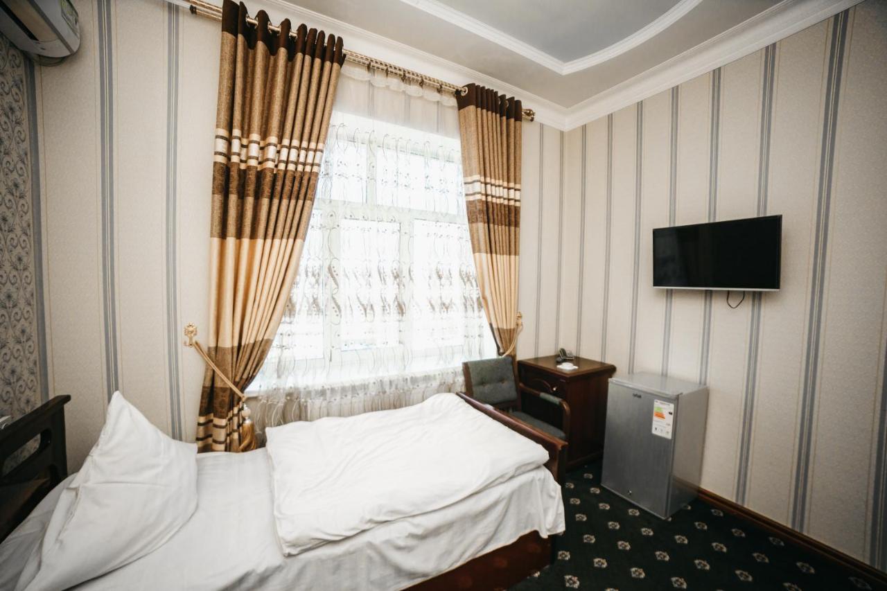 Buyuk Ipak Yo'Li Hotel Namangan 外观 照片