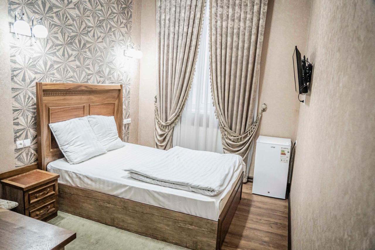 Buyuk Ipak Yo'Li Hotel Namangan 外观 照片