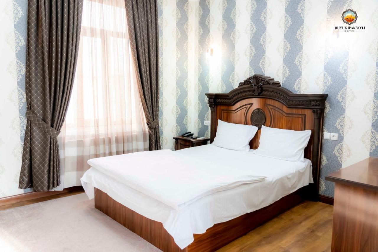 Buyuk Ipak Yo'Li Hotel Namangan 外观 照片