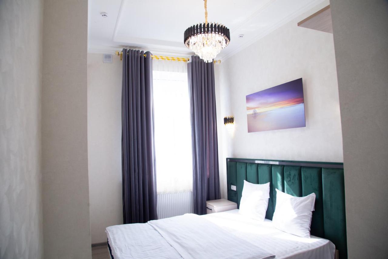 Buyuk Ipak Yo'Li Hotel Namangan 外观 照片