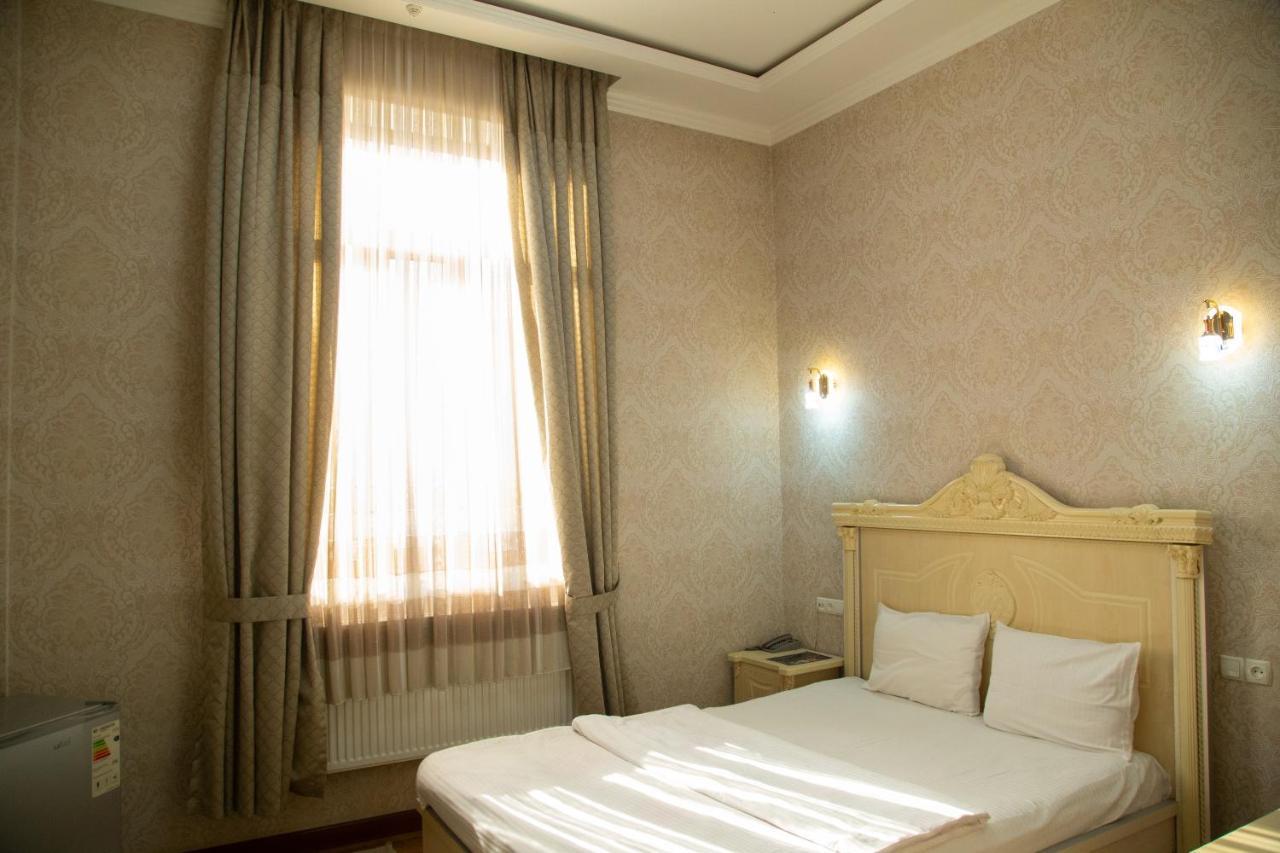 Buyuk Ipak Yo'Li Hotel Namangan 外观 照片