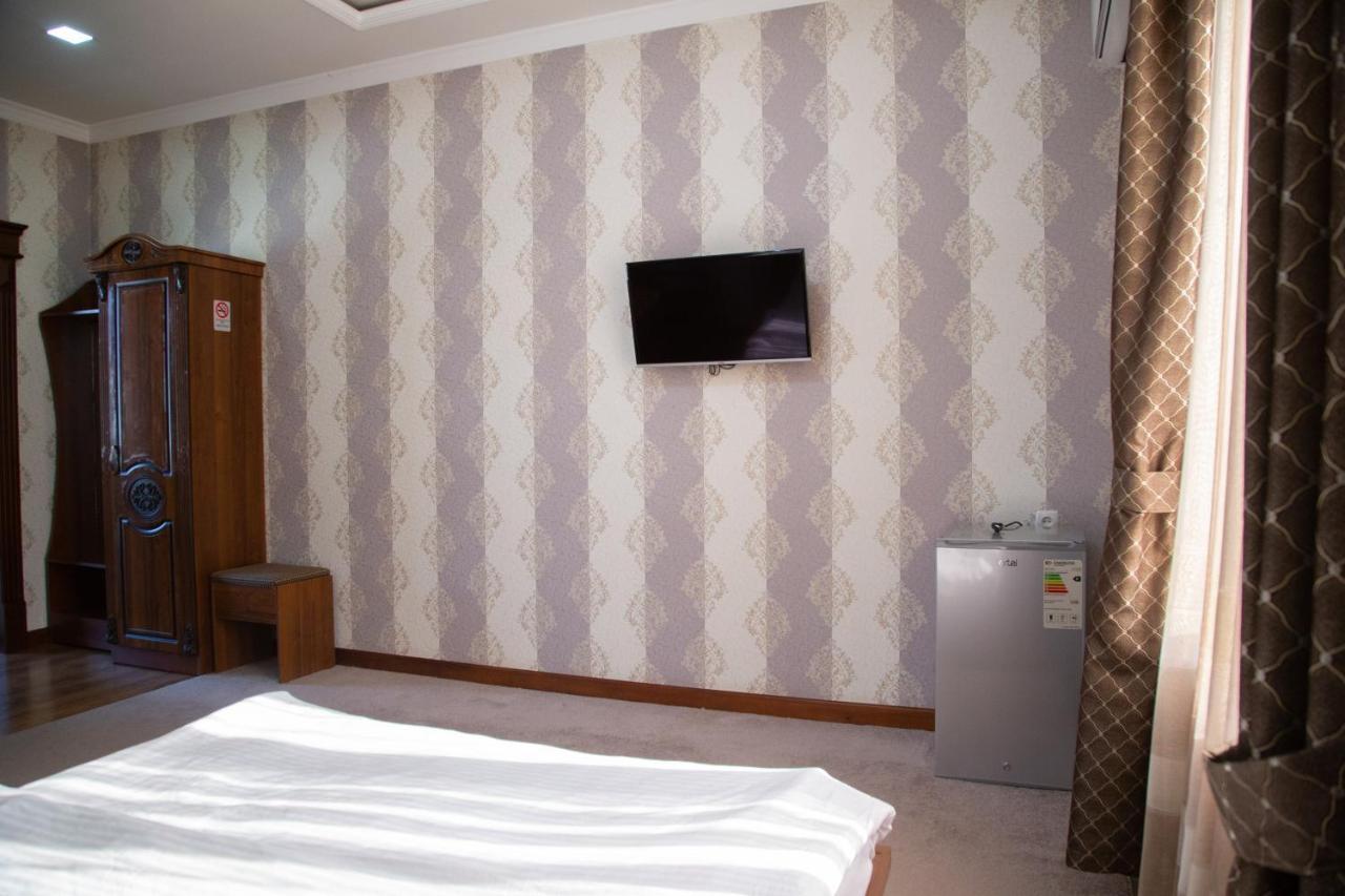 Buyuk Ipak Yo'Li Hotel Namangan 外观 照片